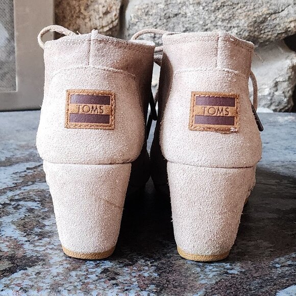 Toms Desert Wedge Tan Suede Ankle Booties Size 6 - Picture 10 of 15
